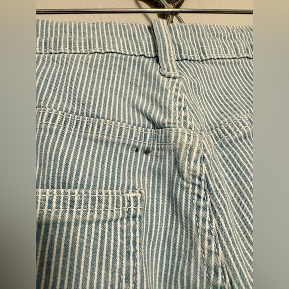 High Rise Striped Jeans - Picture 4 of 5